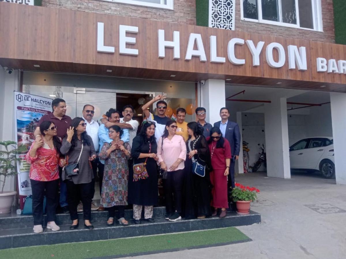 Hotel Le Halcyon , Kasauli Solan Exterior photo
