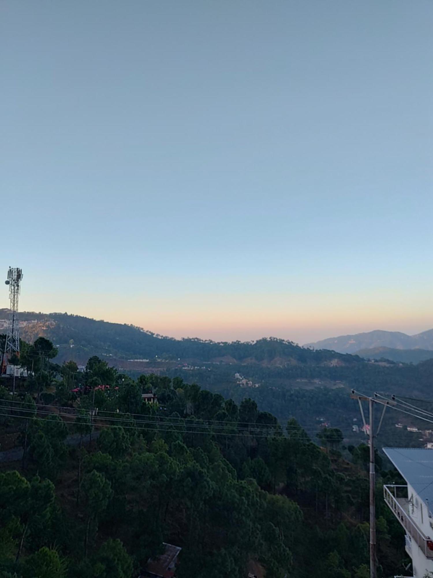 Hotel Le Halcyon , Kasauli Solan Exterior photo